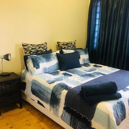 Charming, Central 1 Bed Apartment Кейптаун Екстериор снимка